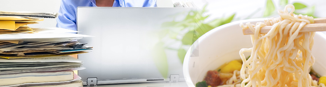 仕事が忙しくカップラーメンばかりのイメージ